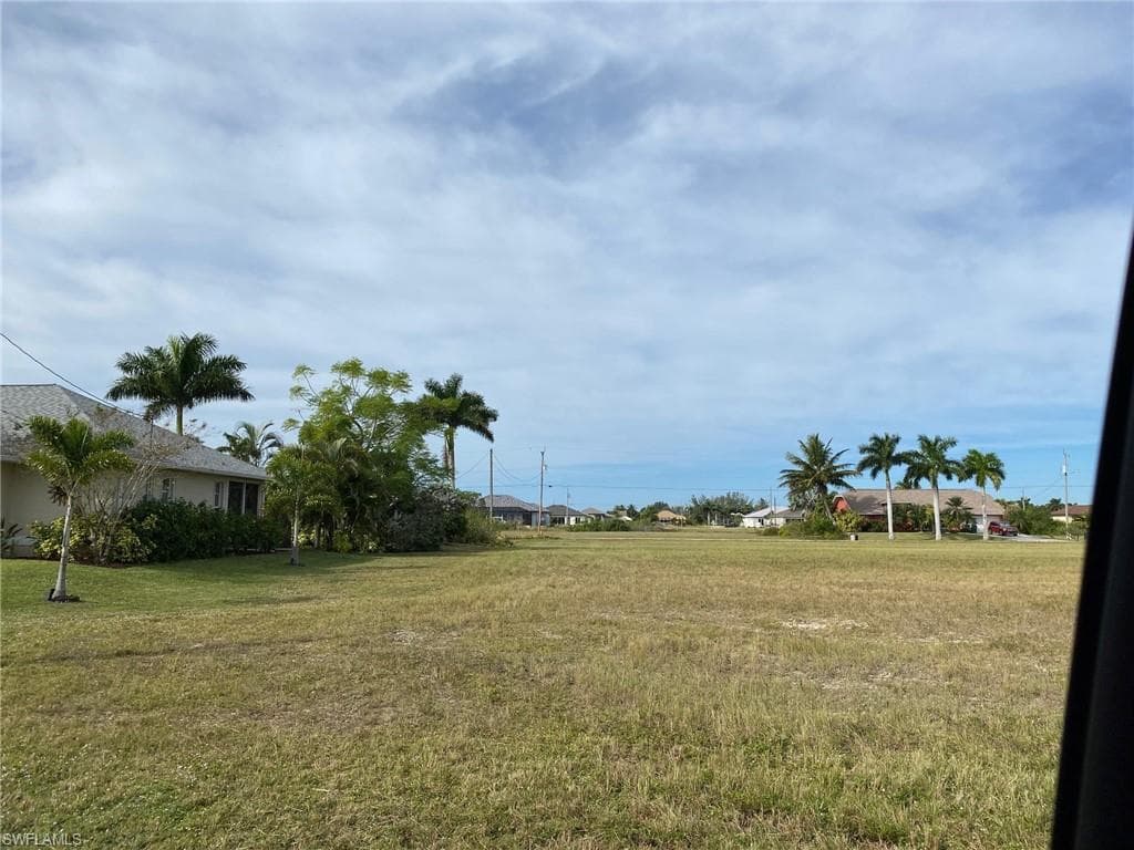 1020 NW 37th AVE CAPE CORAL, FL 33993