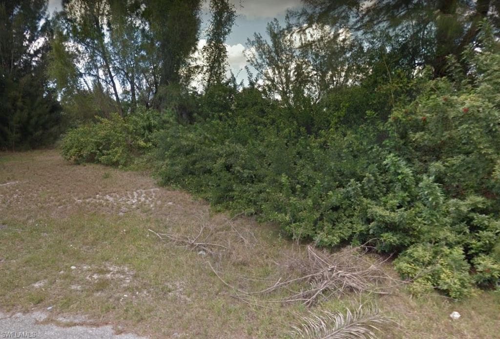 1723 SW 3rd TER CAPE CORAL, FL 33991