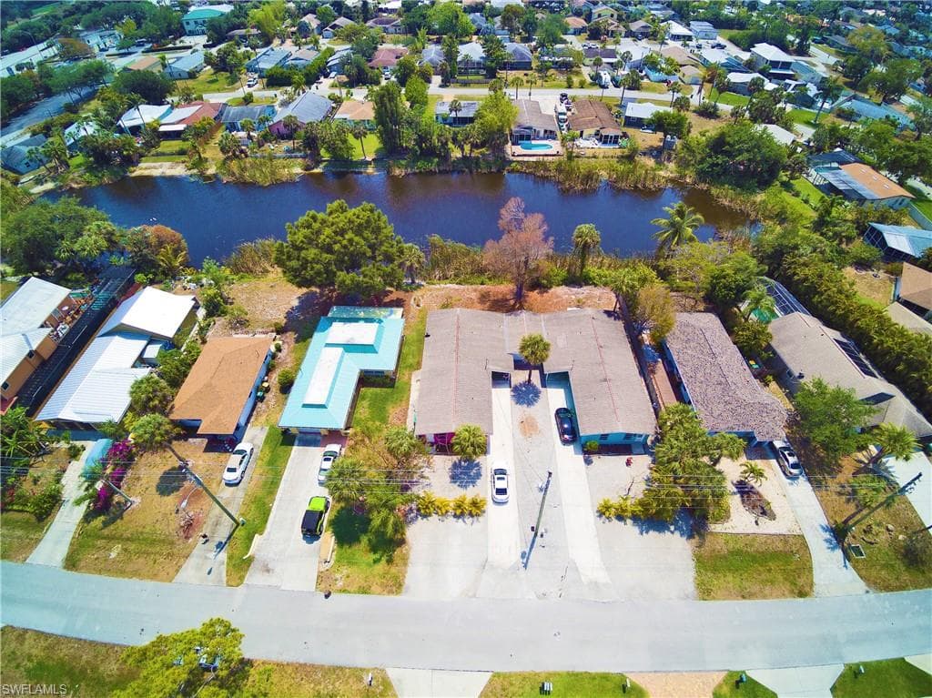 826 108th AVE N NAPLES, FL 34108