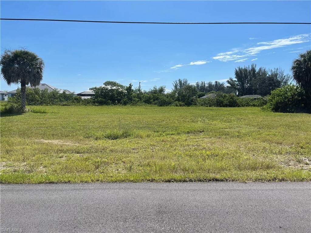 105 SW 36th PL CAPE CORAL, FL 33991