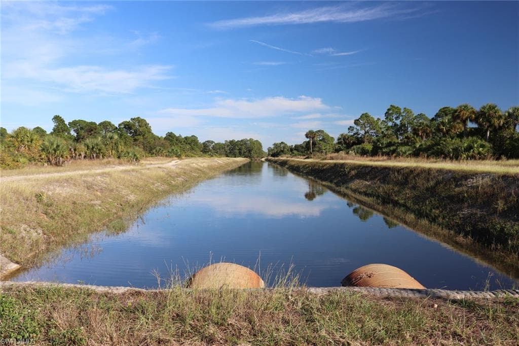 689 Whitmore LOOP LEHIGH ACRES, FL 33972