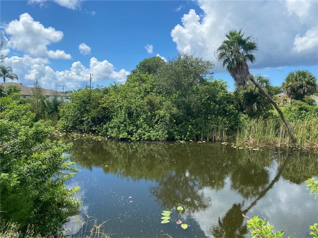 1625 15th PL CAPE CORAL, FL 33991