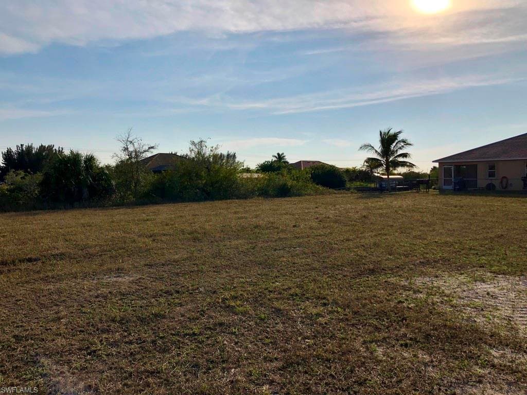 2209 NE 35th TER CAPE CORAL, FL 33909