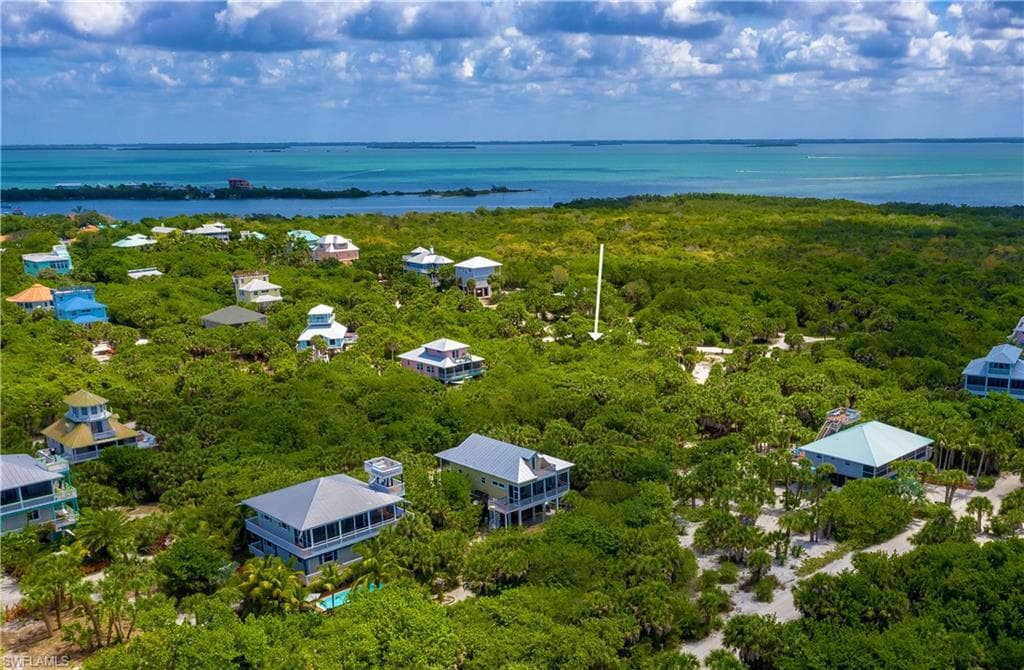 4431 Conch Shell DR Upper Captiva, FL 33924