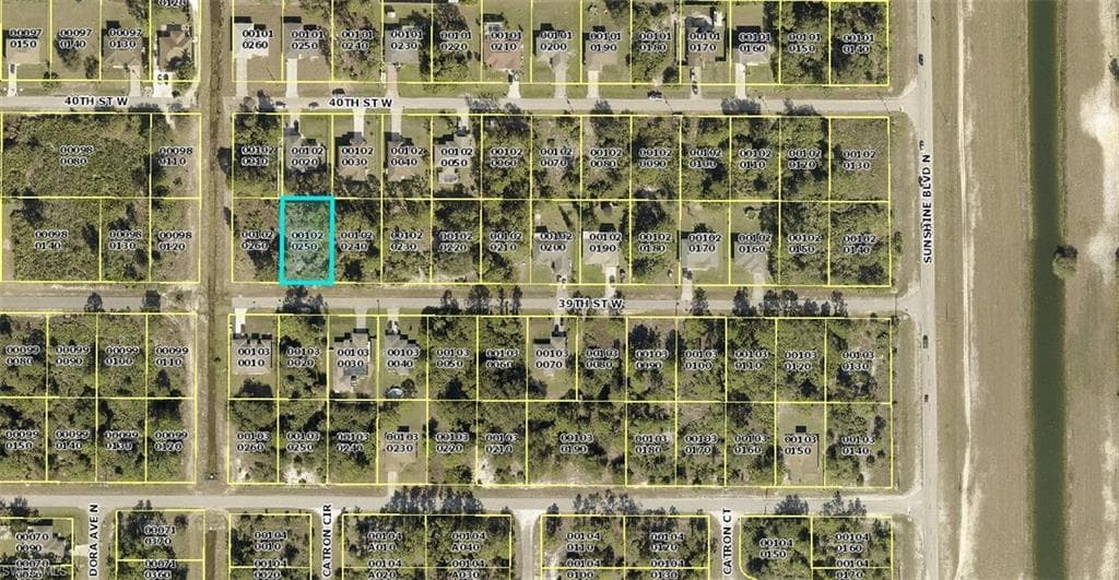2522 39th ST W LEHIGH ACRES, FL 33971
