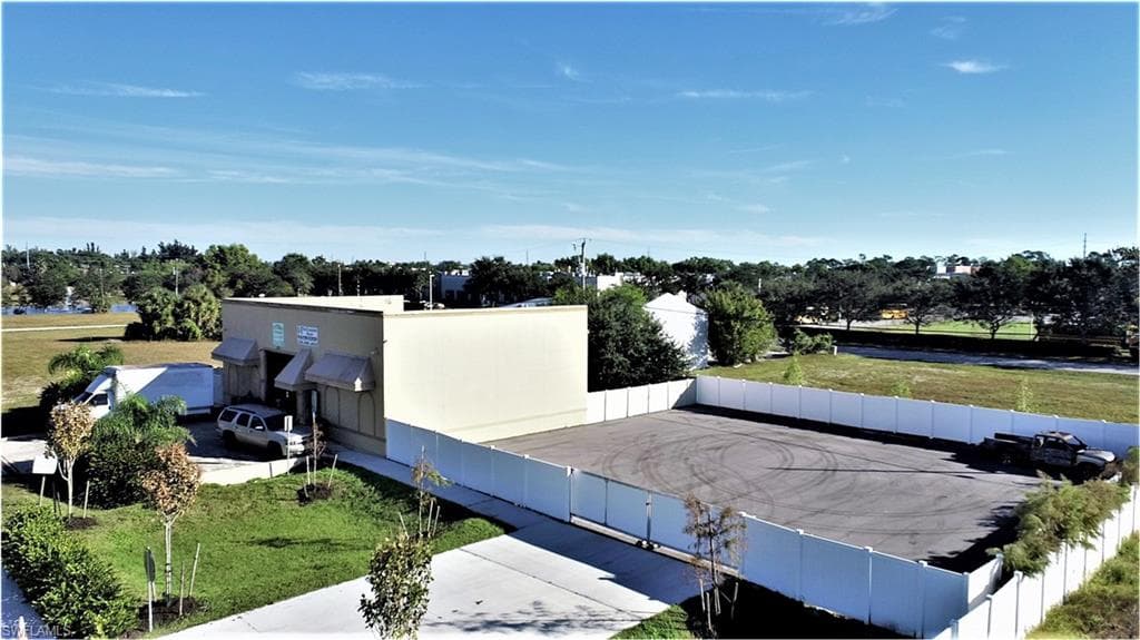 213 SW 3rd AVE CAPE CORAL, FL 33991