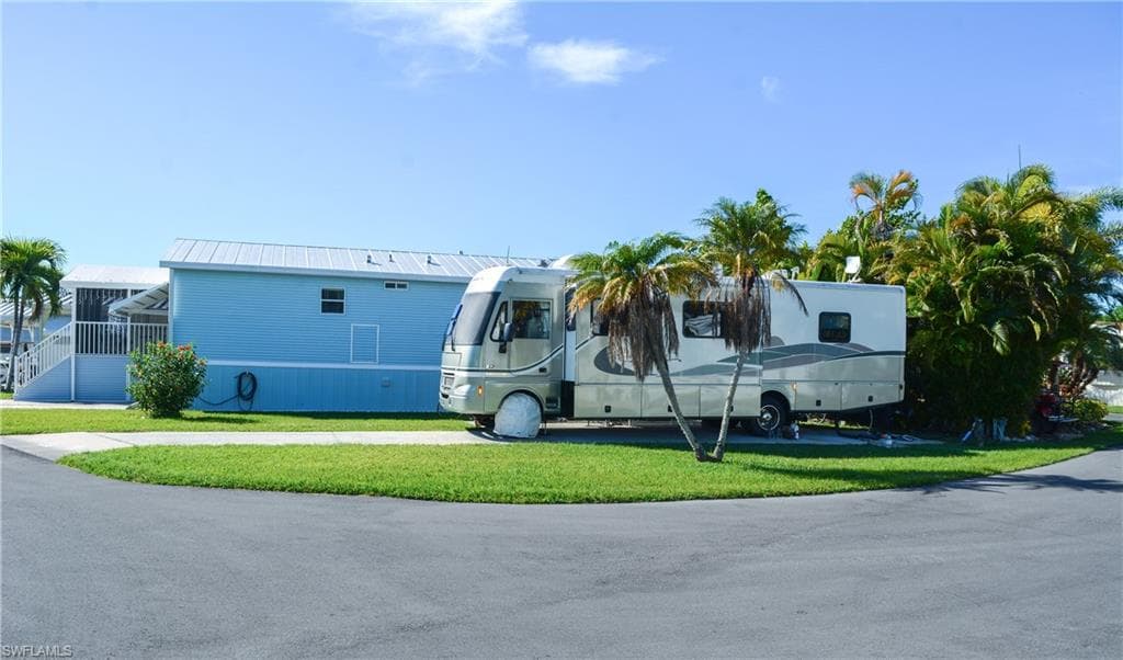 19681 Summerlin RD FORT MYERS, FL 33908
