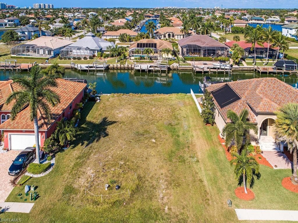 1224 MISTLETOE CT MARCO ISLAND, FL 34145