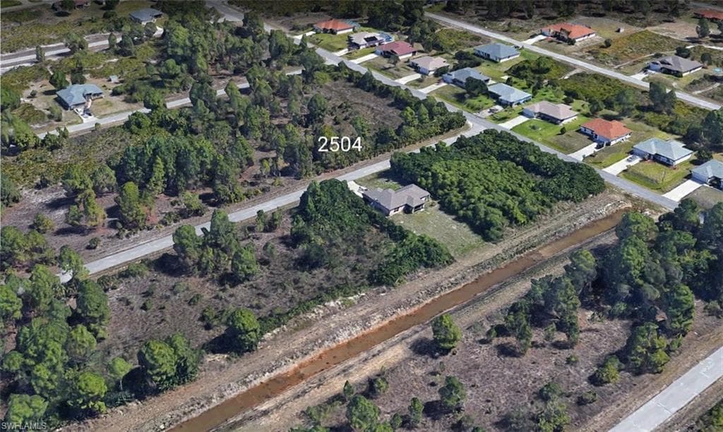 2504 21st ST W LEHIGH ACRES, FL 33971
