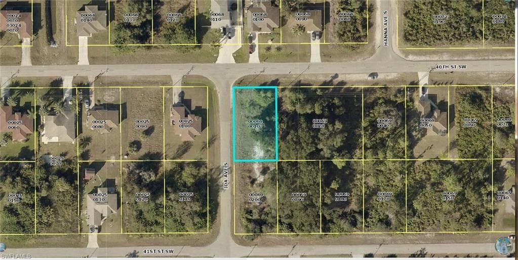 2819 40th ST SW LEHIGH ACRES, FL 33976