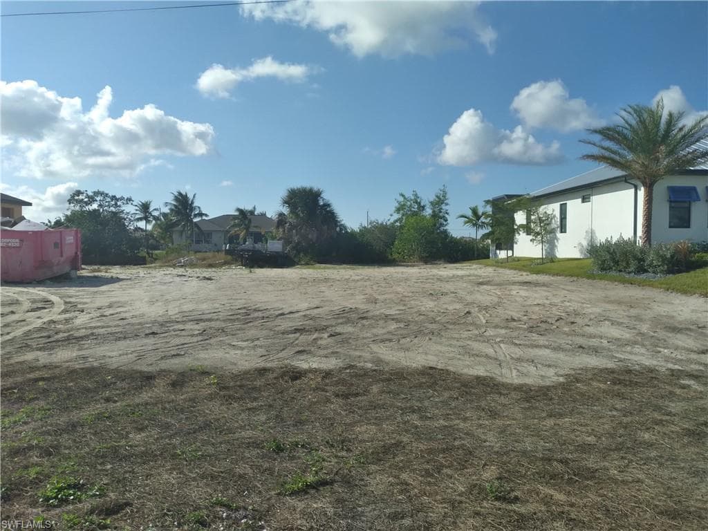 1230 NW 38th PL CAPE CORAL, FL 33993