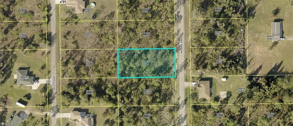 217 Moore AVE LEHIGH ACRES, FL 33936