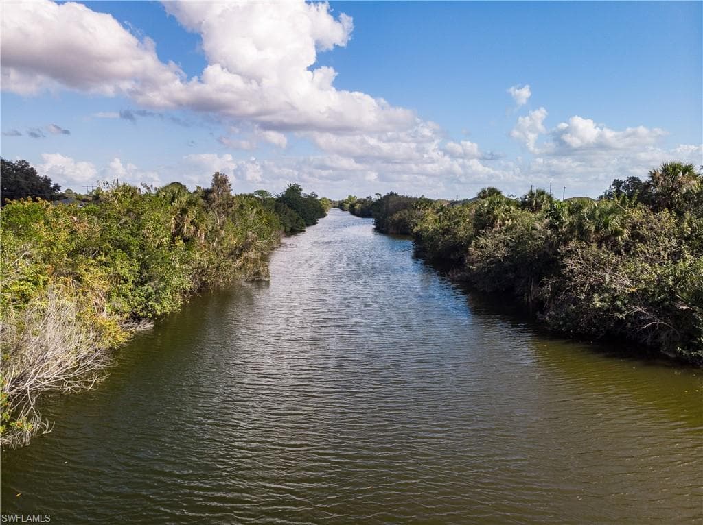 1801 NE 27th ST CAPE CORAL, FL 33909