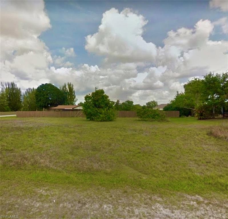 607 NW 5th ST CAPE CORAL, FL 33993