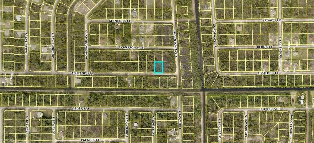 859 Ashland ST E LEHIGH ACRES, FL 33974