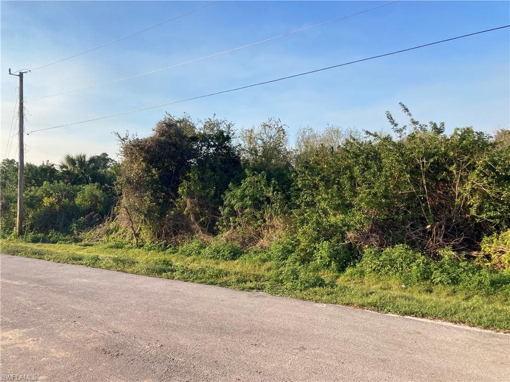 3816 34th ST SW LEHIGH ACRES, FL 33976