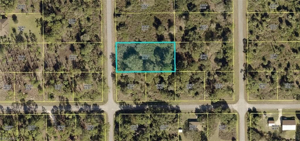 902 Abbott AVE LEHIGH ACRES, FL 33972