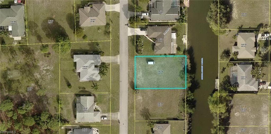 1833 SW 8th CT CAPE CORAL, FL 33991
