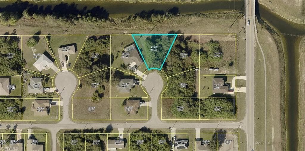 50 Nora CT LEHIGH ACRES, FL 33976