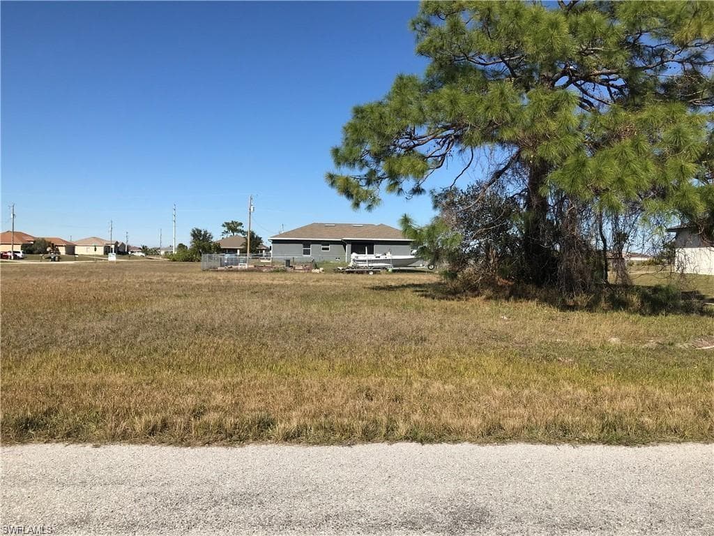 1101 22nd TER CAPE CORAL, FL 33993