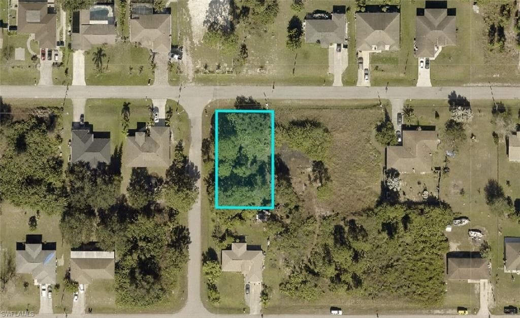 3313 15th ST W LEHIGH ACRES, FL 33971