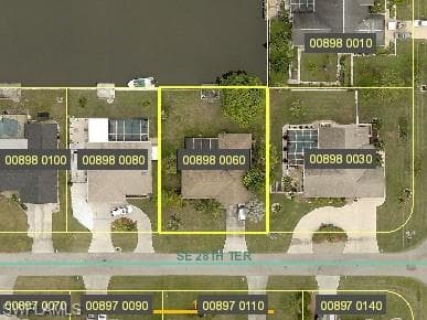 621 28th TER CAPE CORAL, FL 33904