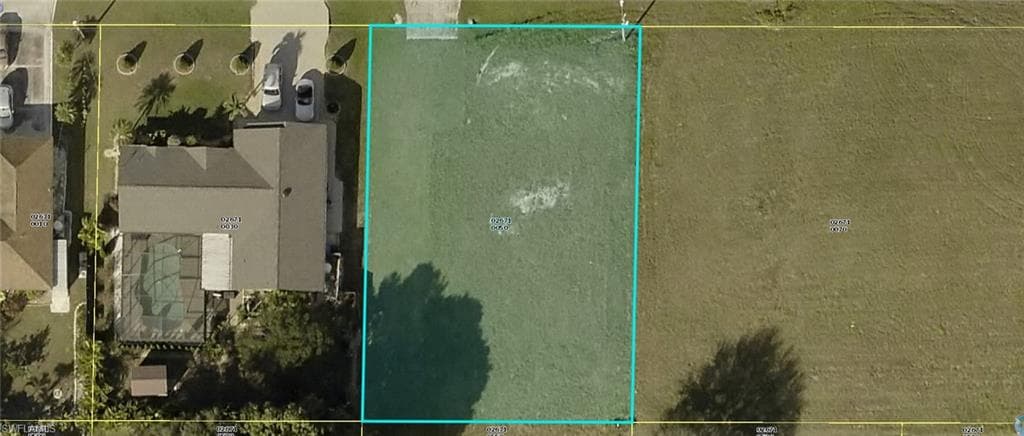 220 NW 10th TER CAPE CORAL, FL 33993