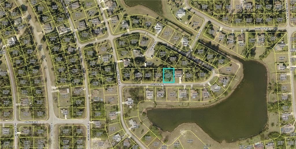 864 Geneva ST LEHIGH ACRES, FL 33974