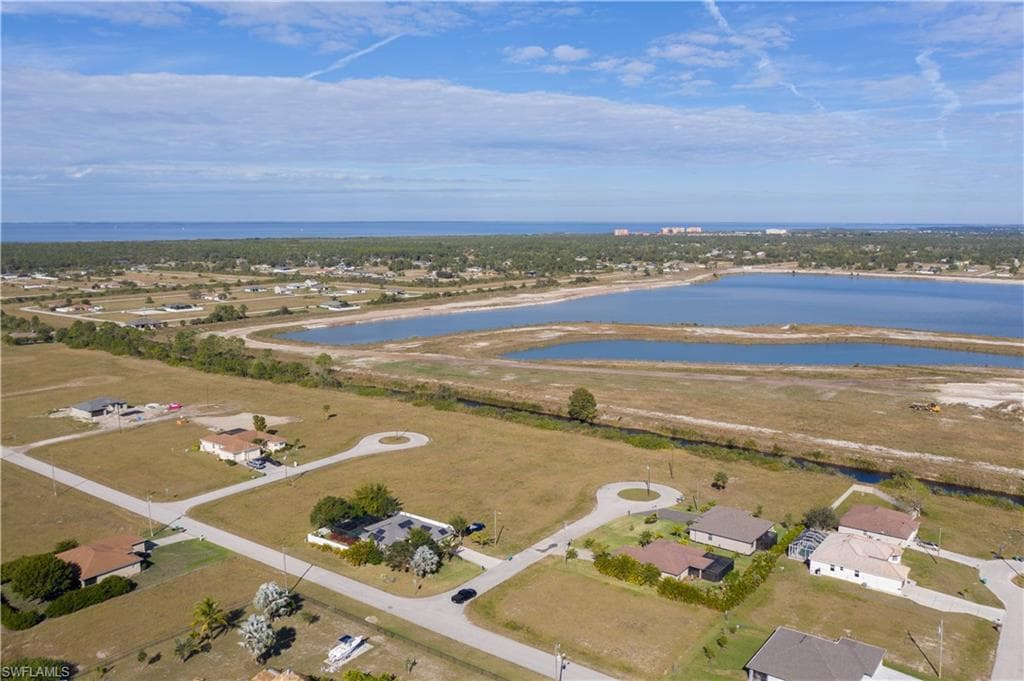 3923 NW 33rd PL CAPE CORAL, FL 33993