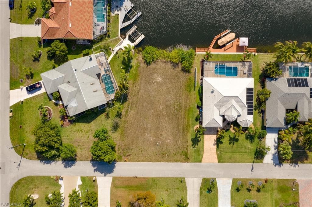 3937 SW 26th CT CAPE CORAL, FL 33914
