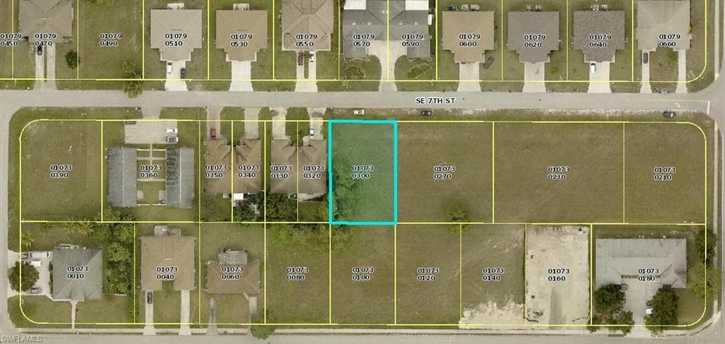 620/702 SE 7th ST CAPE CORAL, FL 33990
