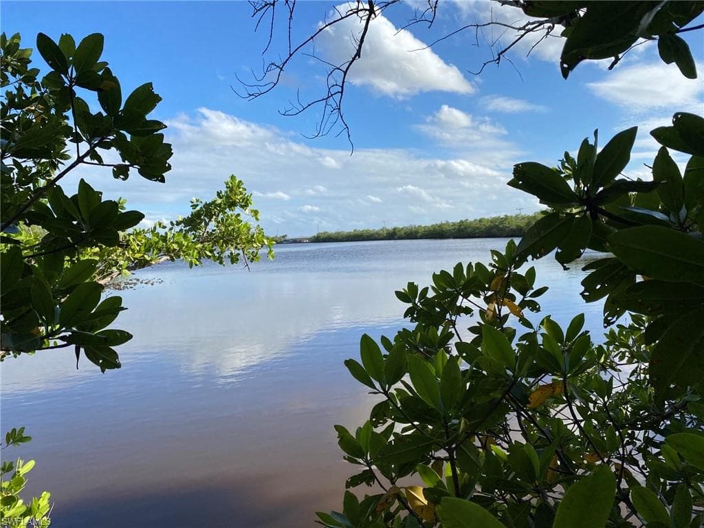 925 Copeland AVE S EVERGLADES CITY, FL 34139
