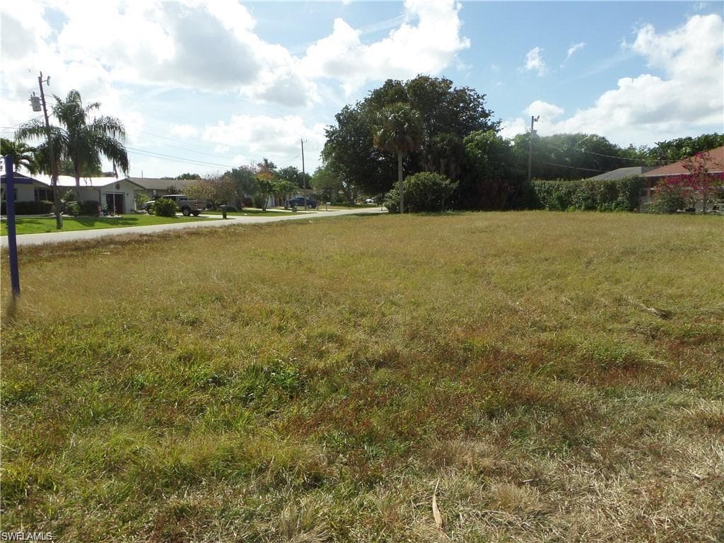128 SE 46th ST CAPE CORAL, FL 33904