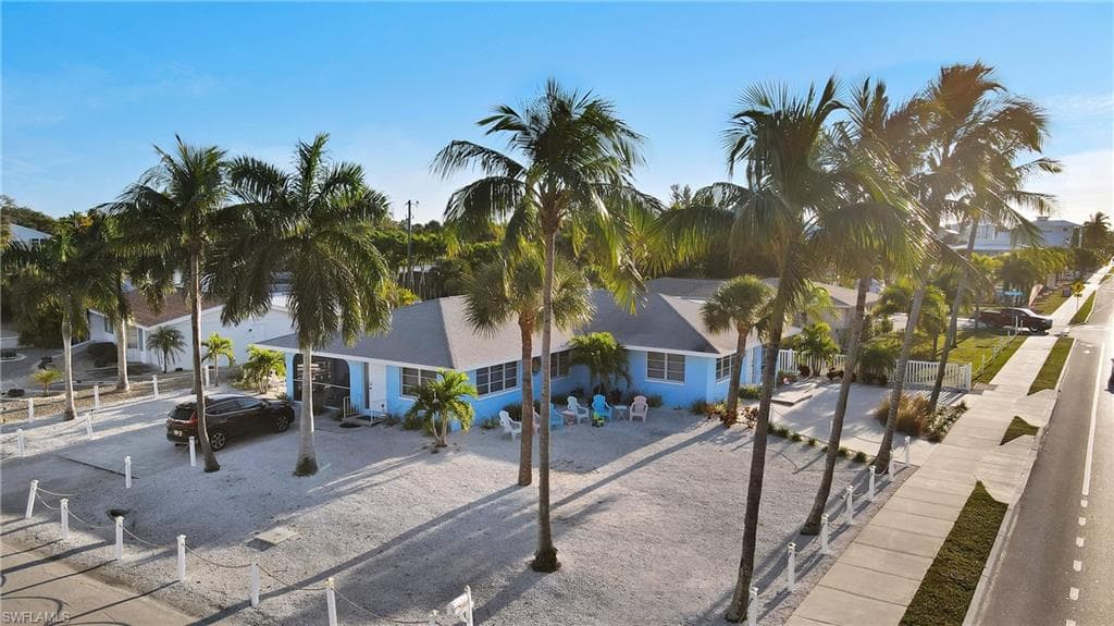 100 Mid Island DR FORT MYERS BEACH, FL 33931