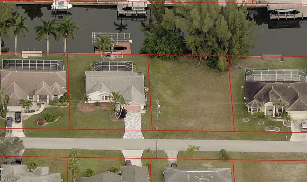229 SE 28th TER CAPE CORAL, FL 33904