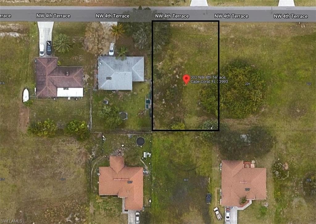 302 NW 4th TER CAPE CORAL, FL 33993