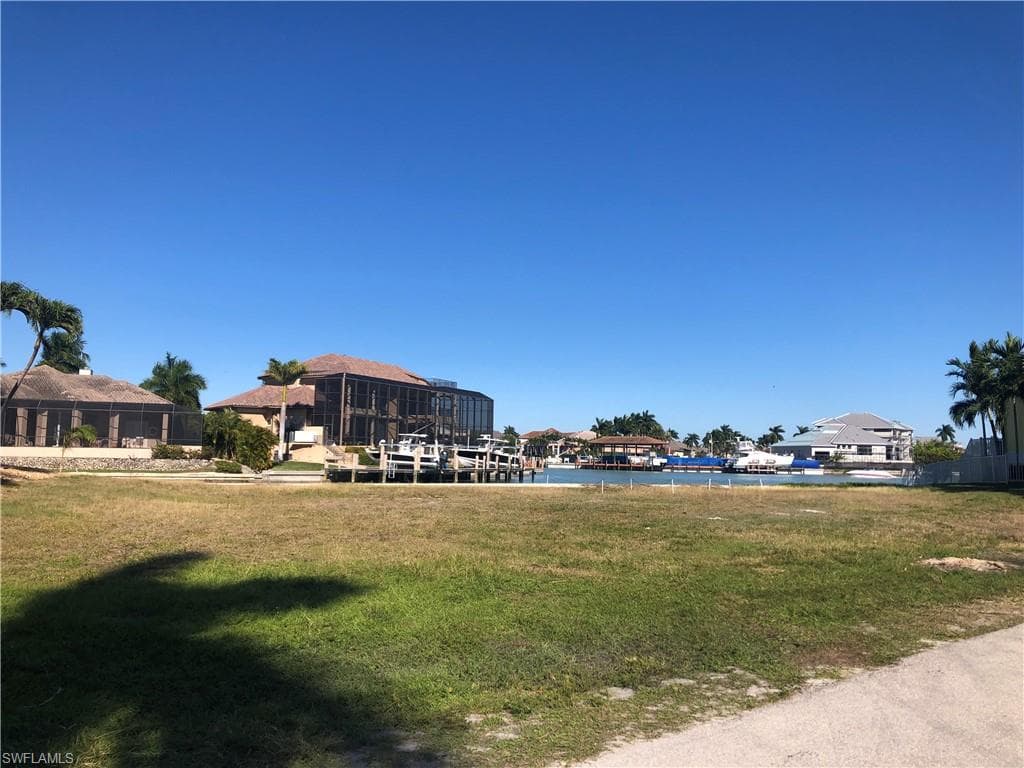 1261 Stone CT MARCO ISLAND, FL 34145