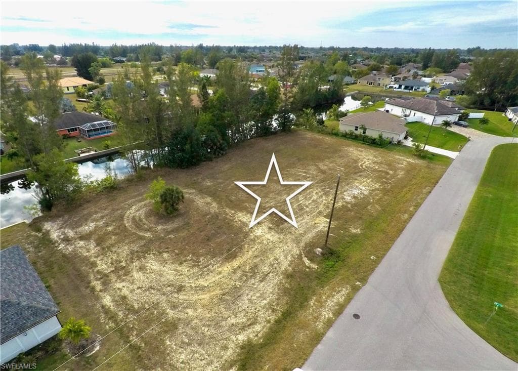 330 SW 23rd ST CAPE CORAL, FL 33991