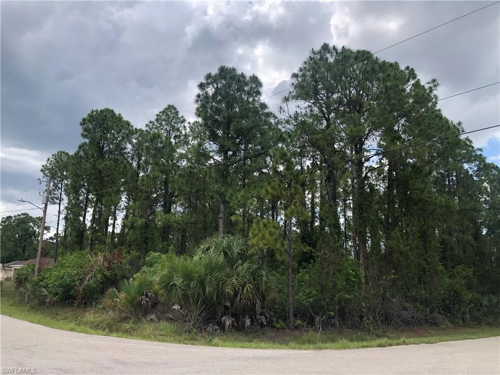 3200 21st ST W LEHIGH ACRES, FL 33971