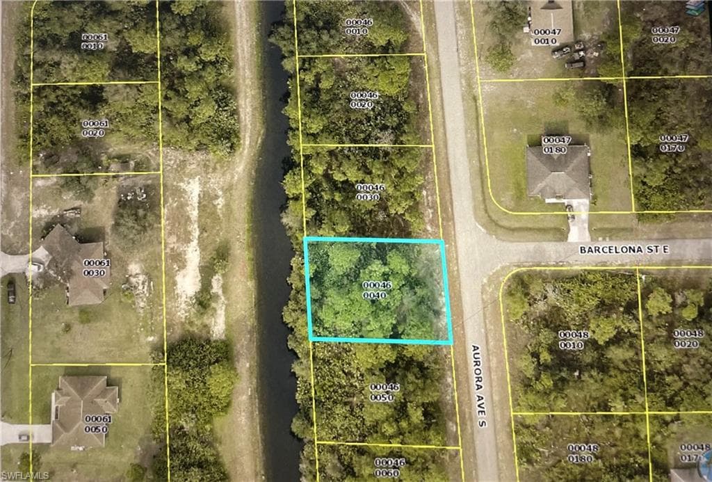 208 Aurora AVE S LEHIGH ACRES, FL 33974