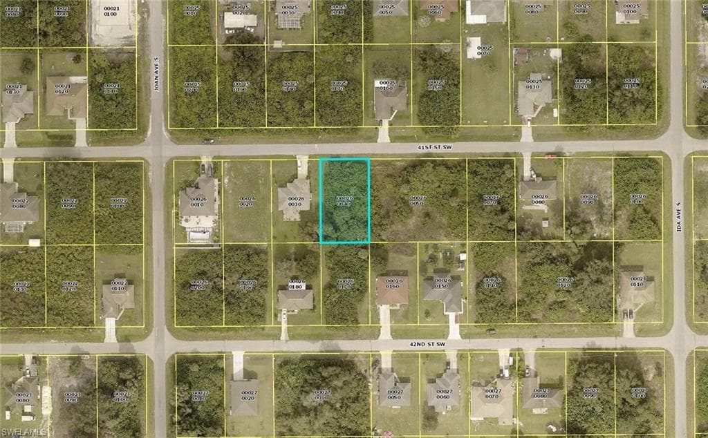 2913 41st ST SW LEHIGH ACRES, FL 33976