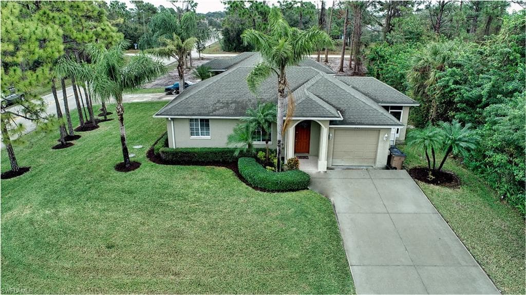 601 Meadow RD LEHIGH ACRES, FL 33973