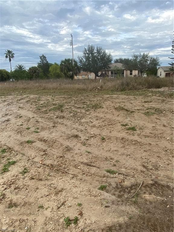 305 NW 4th TER CAPE CORAL, FL 33993