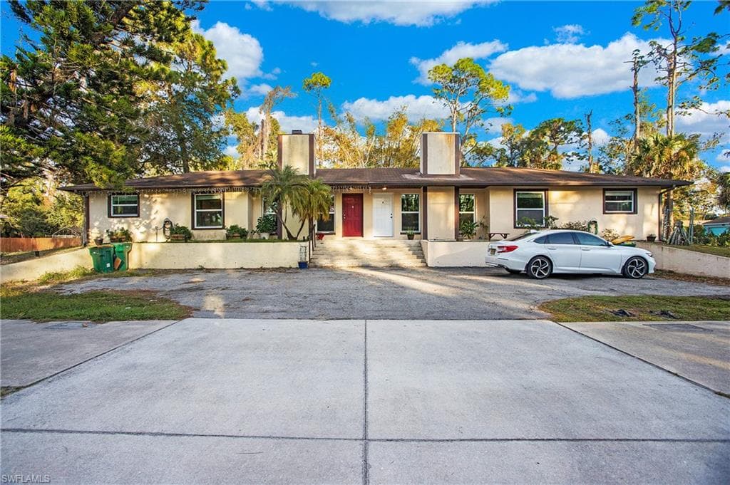 8049 Bayshore DR NAPLES, FL 34112