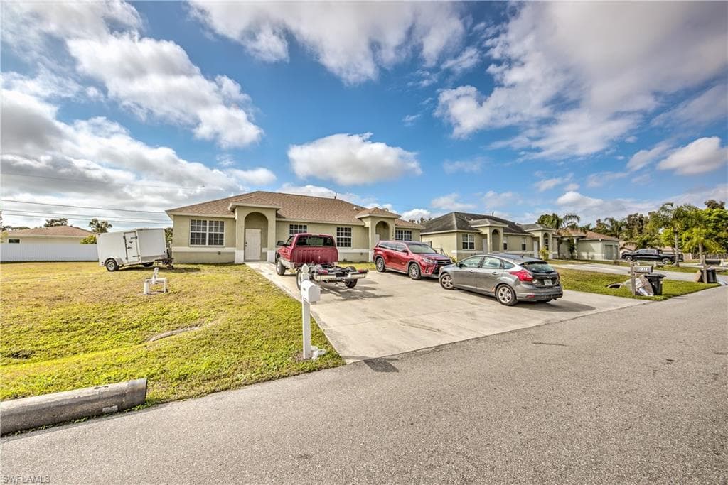 17374/376 Barbara DR