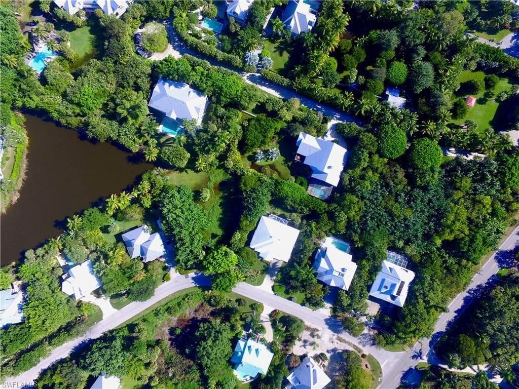 490 Sea Oats DR SANIBEL, FL 33957
