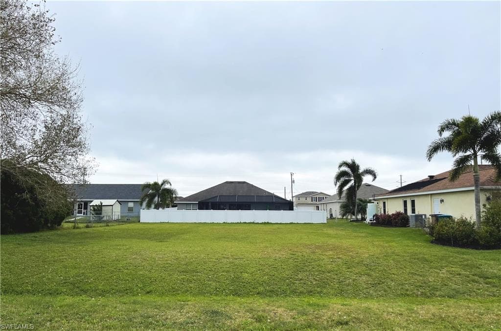 2308 6th ST CAPE CORAL, FL 33993