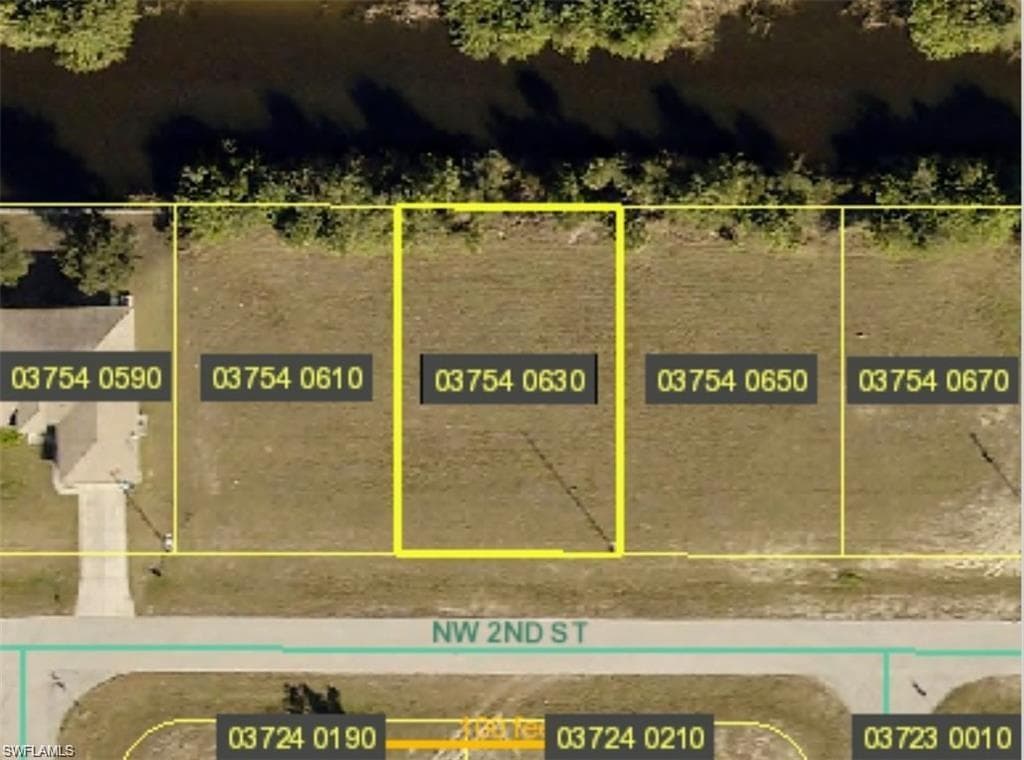 1721 NW 2nd ST CAPE CORAL, FL 33993