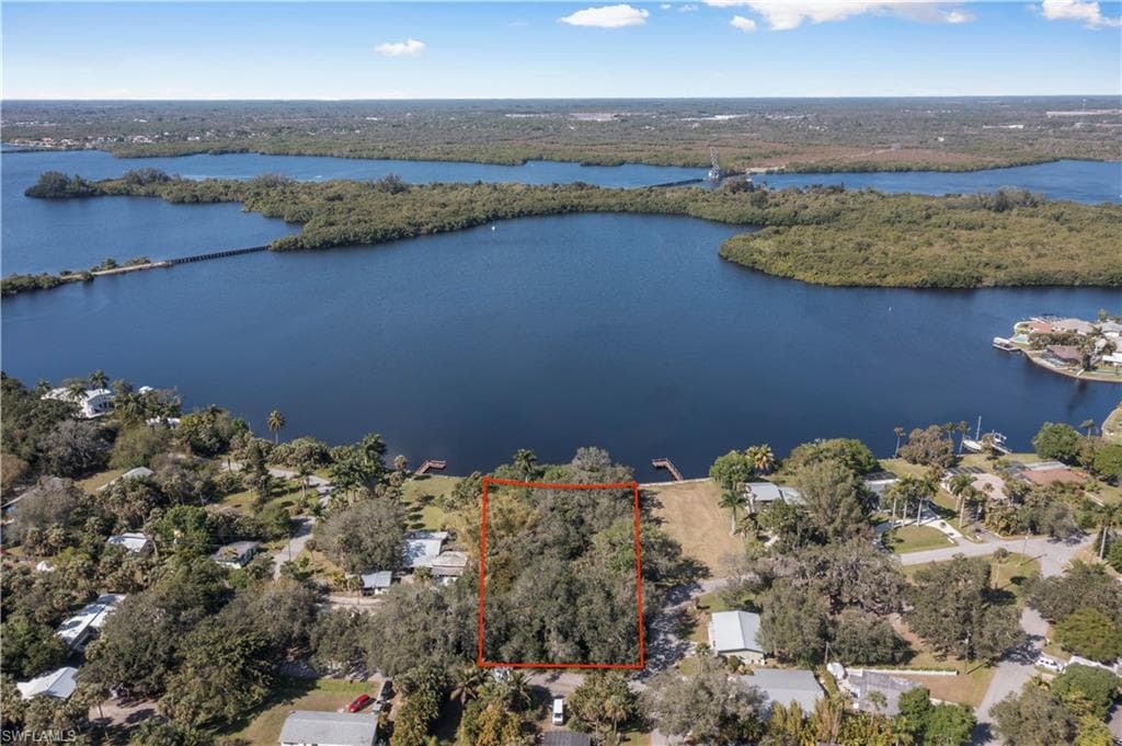 200 Carol WAY FORT MYERS, FL 33905