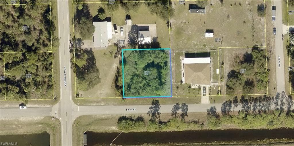 403 E 8th ST LEHIGH ACRES, FL 33972